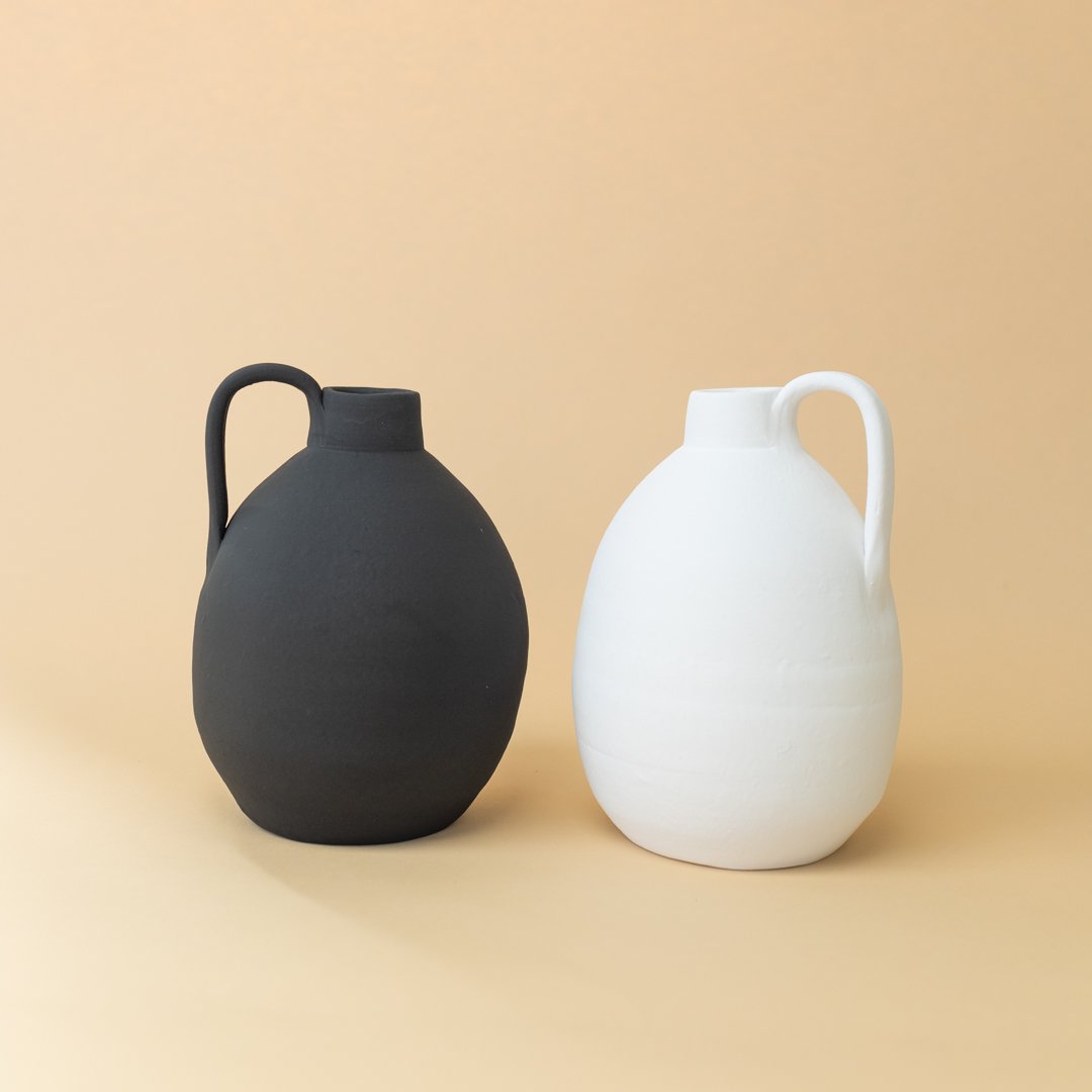 Handgefertigte Keramikvase mit Henkel – 25cm – Schwarz/Weiß – Hergestellt in Portugal